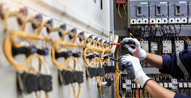 Professional Electrician technician working in Carroll, IA